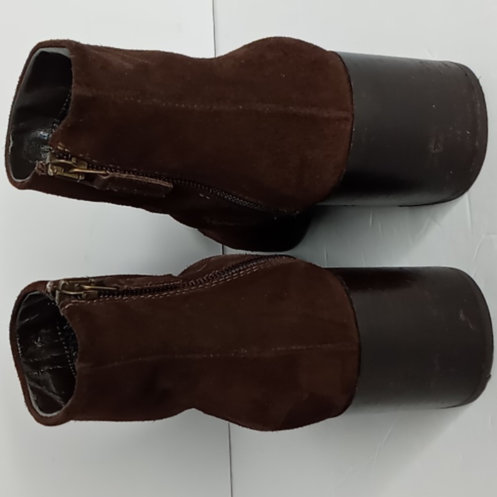Aquatalia - Eileen -Italian made Brown Suede Ankle Boots.  Size 8. - 3" heel - Picture 6 of 14